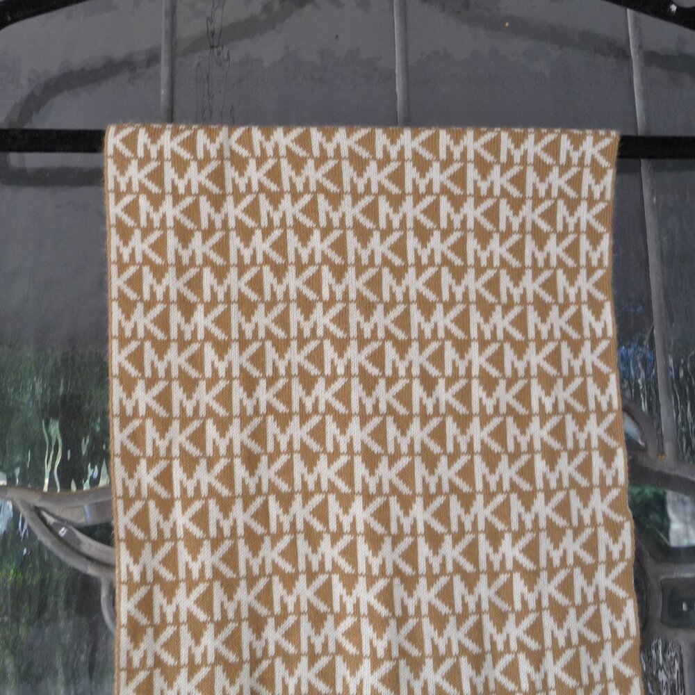 MICHAEL MICHAEL KORS LOGO SCARF - Picture 5 of 7